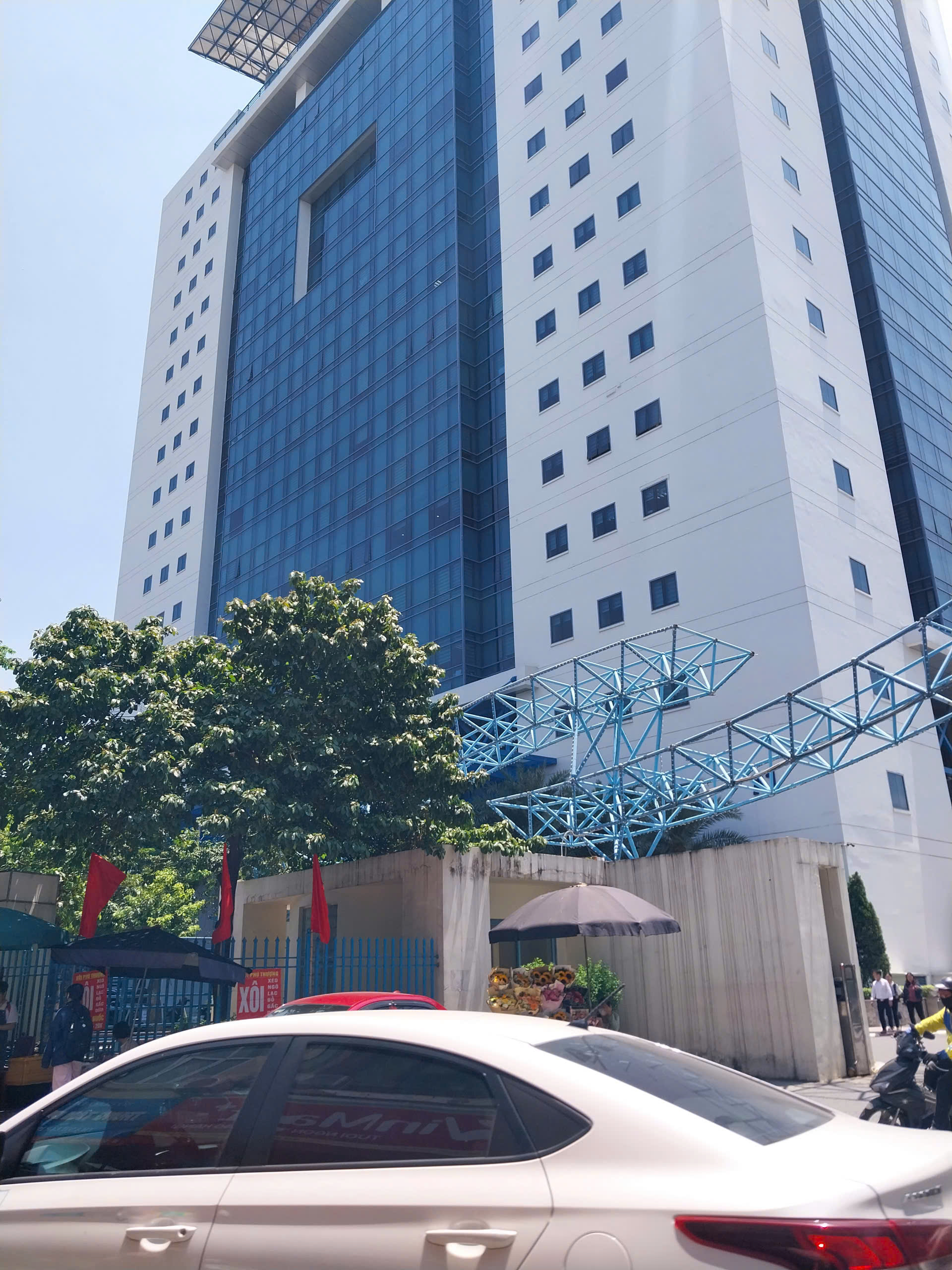 Bán [MẶT PHỐ VỌNG - 35m 5 Tầng] Kinh Doanh Vỉa hè đá bóng, SĐCC. CHỈ 11.5 tỷ